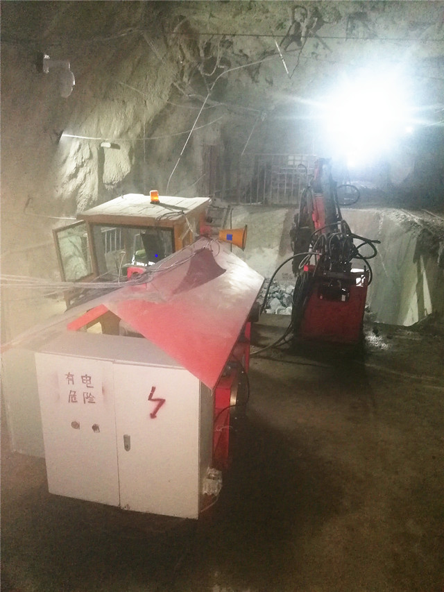 固定式液压碎石机