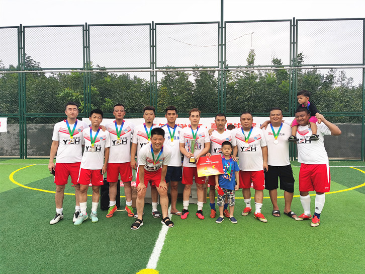 第二名！山东元征行职工足球队在2020年举办的济南市夏季业余足球联赛总决赛中获得第二名的好成绩！