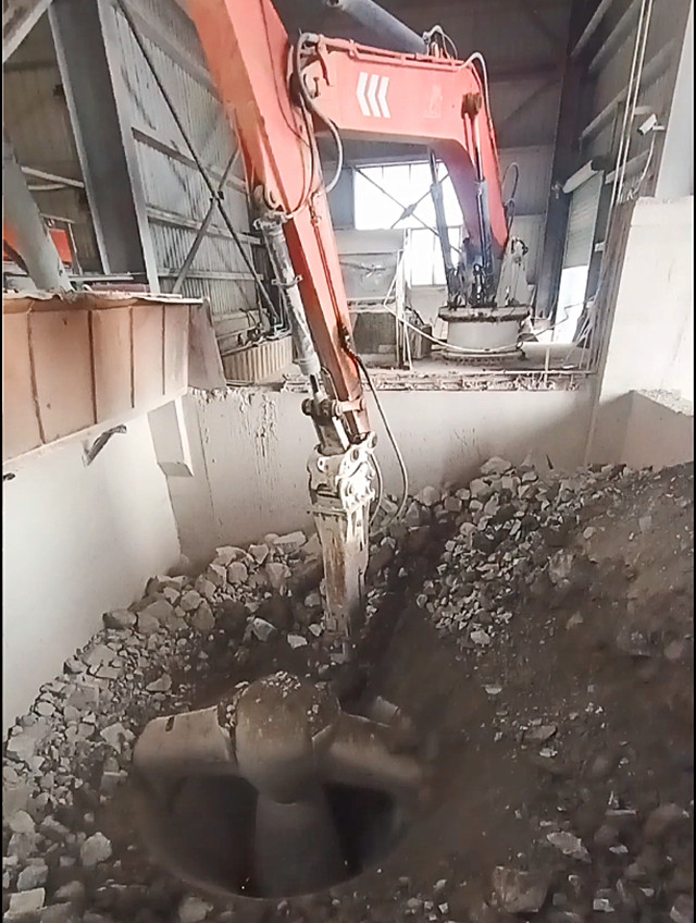 固定式炮锤机械臂