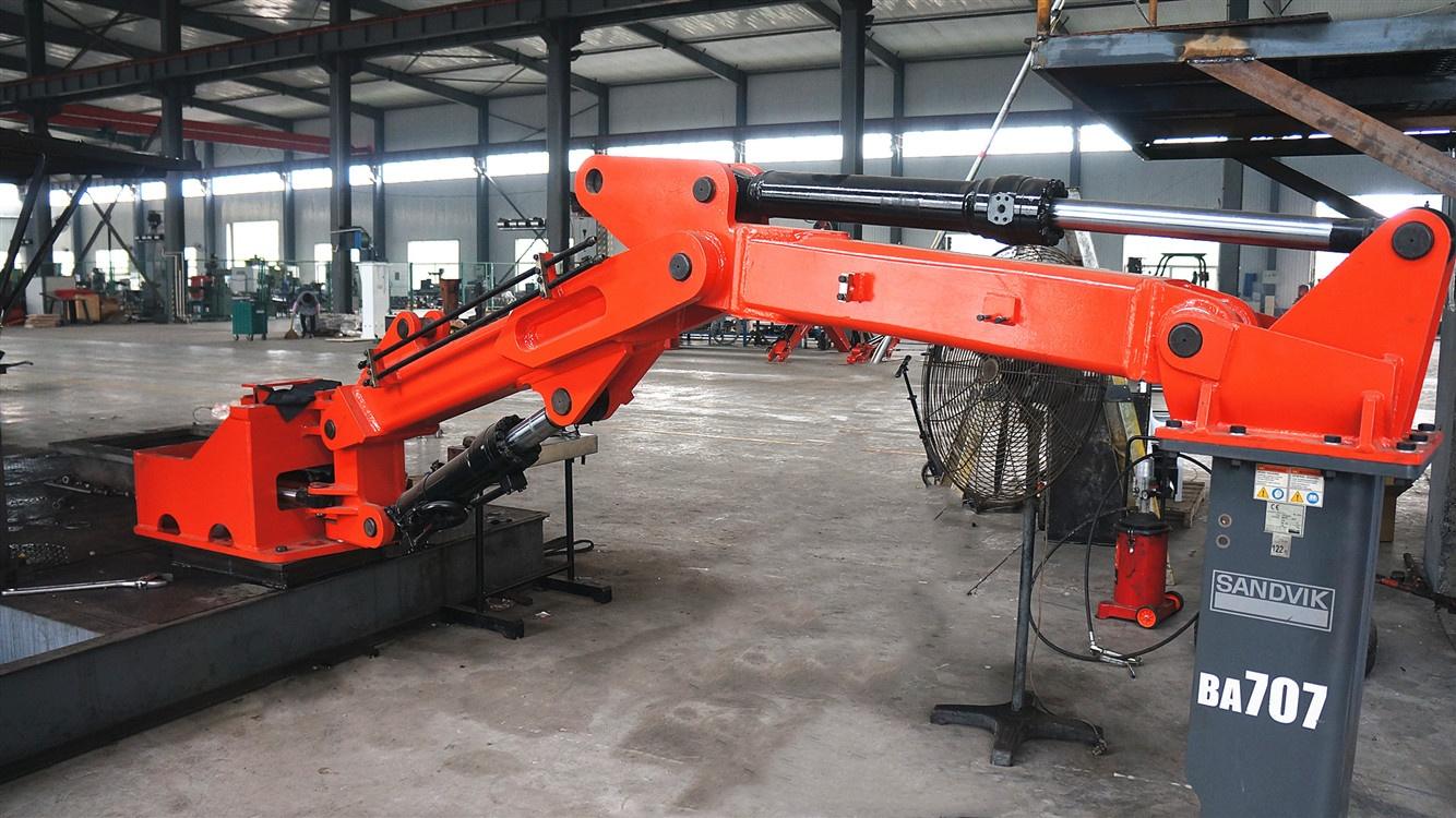 颚式破碎机进料口碎石专用多功能液压破碎机械臂